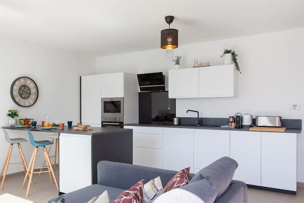 L17 Arenas Suite 3 Balconies 5Mins To The Sea Nice 0*,  France