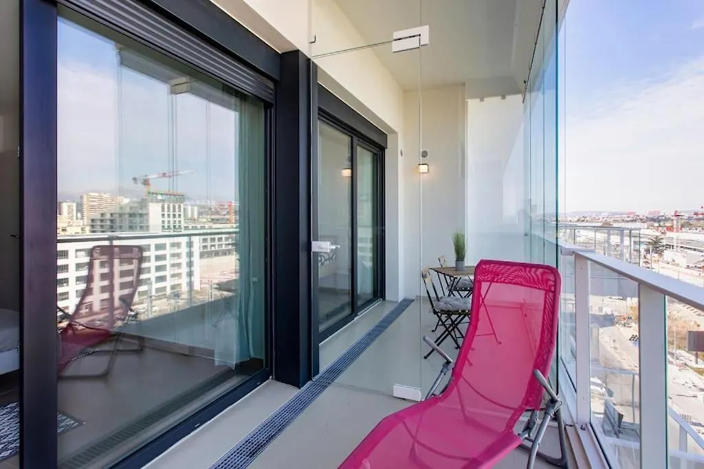 L17 Arenas Suite 3 Balconies 5Mins To The Sea Nice 0*,  France
